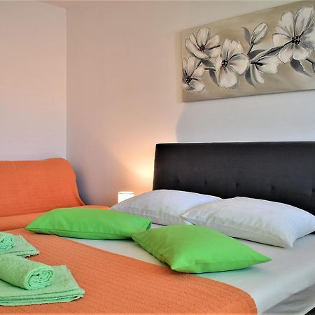 Rooms In Family House Vera Mundanije Екстериор снимка