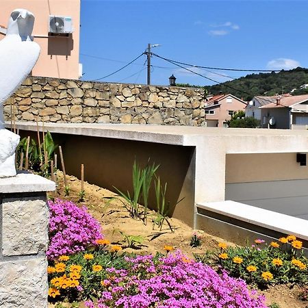 Rooms In Family House Vera Mundanije Екстериор снимка