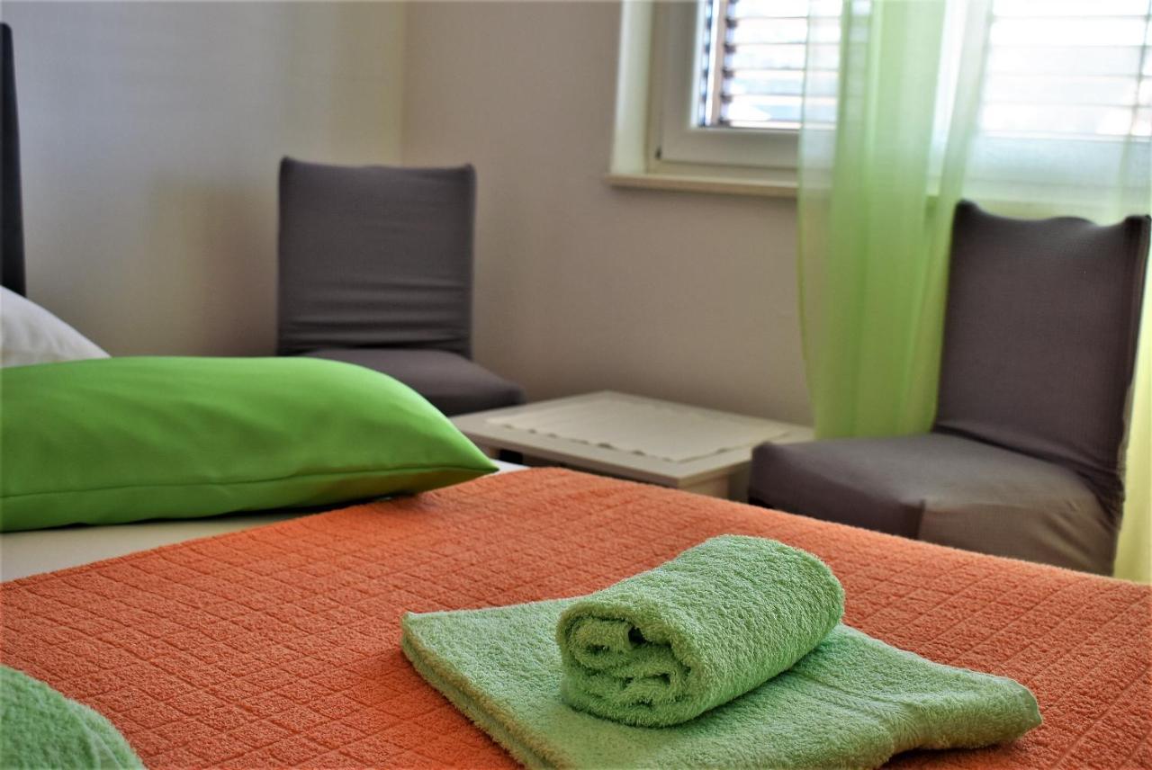 Rooms In Family House Vera Mundanije Екстериор снимка